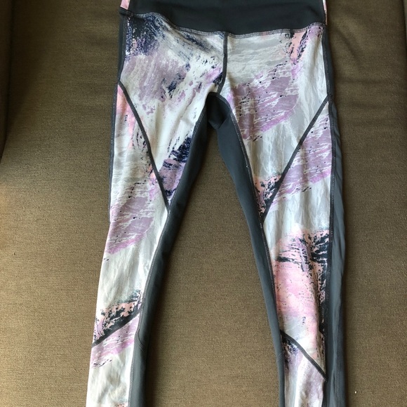 ZELLA - grey and pink leggings - Size XS - Picture 2 of 3